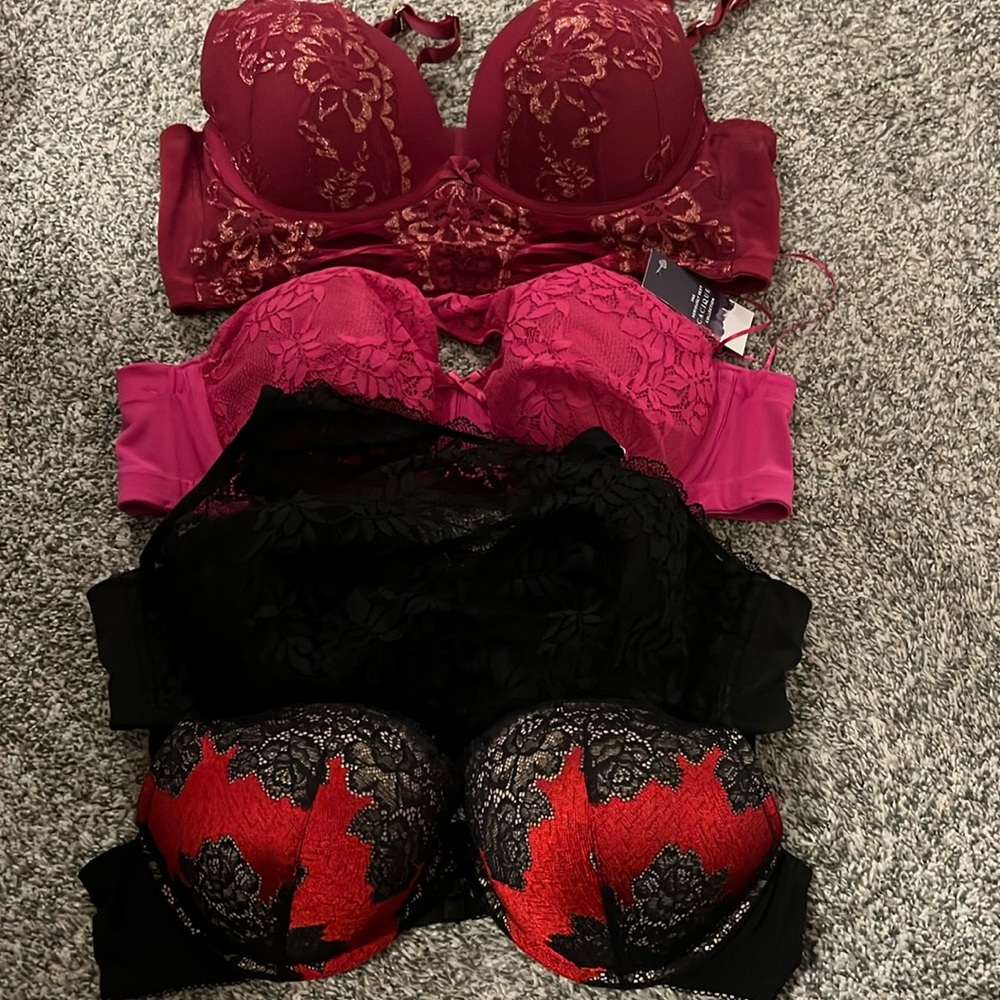 4 Cacique Bras Size 42B